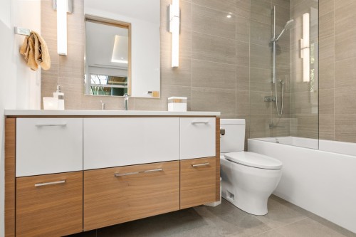 3906 Marine Drive, West Vancouver, BC 