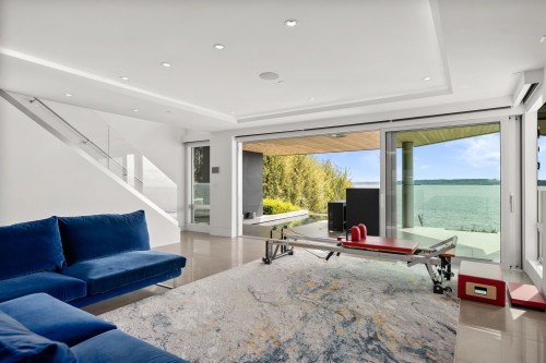 3906 Marine Drive, West Vancouver, BC 