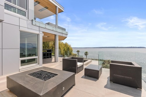 3906 Marine Drive, West Vancouver, BC 