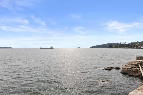 3906 Marine Drive, West Vancouver, BC 