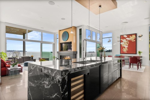 3906 Marine Drive, West Vancouver, BC 