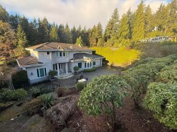 841 Highland Drive West Vancouver, BC V7S 2G6