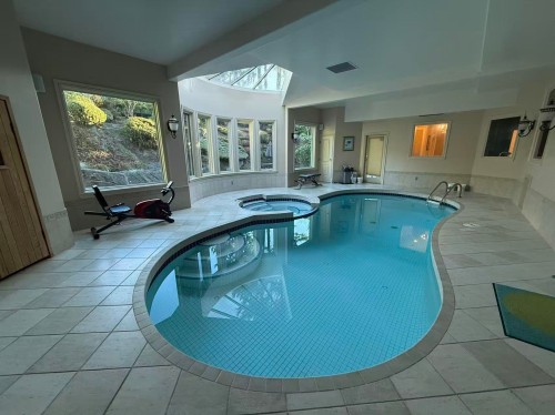 841 Highland Drive, West Vancouver, BC 