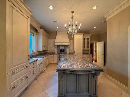 841 Highland Drive, West Vancouver, BC 