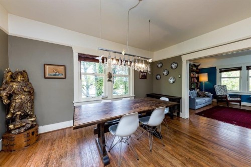 364 14Th Street E, North Vancouver, BC 