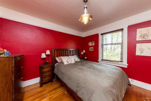 364 14Th Street E, North Vancouver, BC 