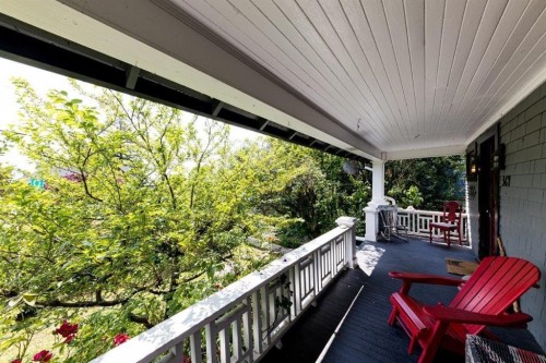364 14Th Street E, North Vancouver, BC 