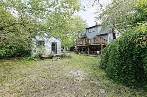 364 14Th Street E, North Vancouver, BC 