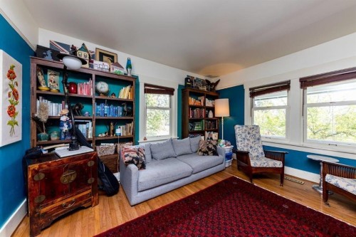 364 14Th Street E, North Vancouver, BC 
