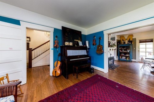 364 14Th Street E, North Vancouver, BC 