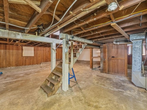 2437 22Nd Avenue E, Vancouver, BC 