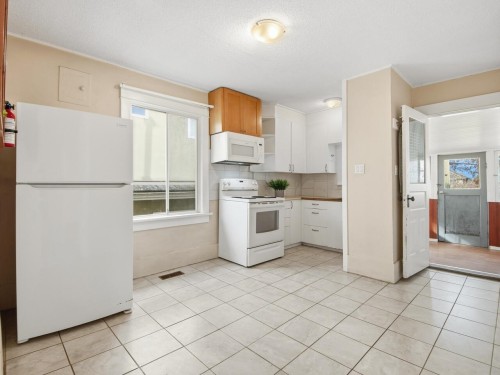 2437 22Nd Avenue E, Vancouver, BC 