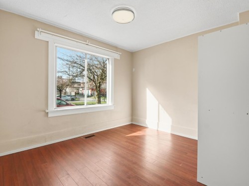 2437 22Nd Avenue E, Vancouver, BC 