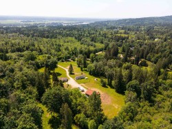 28555 104 Avenue Maple Ridge, BC V2W 1L5