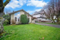 5440 Warbler Avenue  Richmond, BC V7E 4Z1
