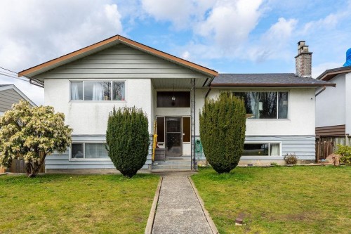5085 Woodsworth Street  Burnaby, BC V5G 1S3