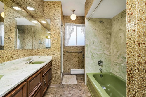 6076 Holland Street, Vancouver, BC 