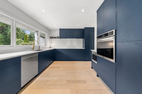 675 Burley Drive, West Vancouver, BC 