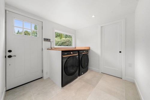 675 Burley Drive, West Vancouver, BC 