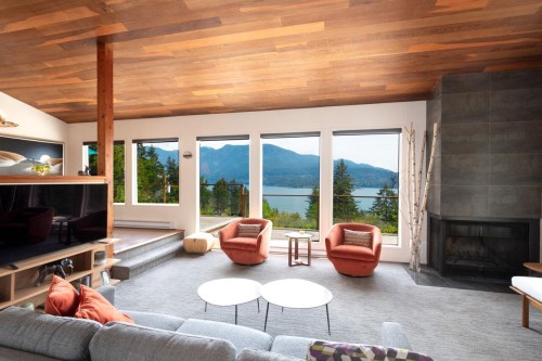 896 Taylor Road  Bowen Island, BC V0N 1G1