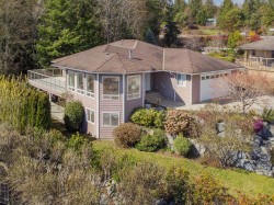 6249 Baillie Road  Sechelt, BC V7Z 0R5