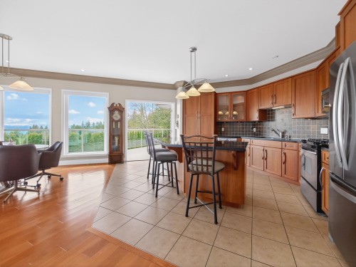 6249 Baillie Road, Sechelt, BC 