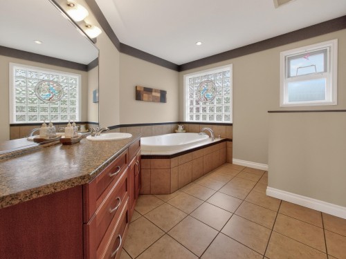 6249 Baillie Road, Sechelt, BC 