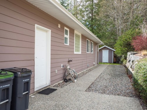 6249 Baillie Road, Sechelt, BC 