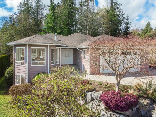 6249 Baillie Road, Sechelt, BC 