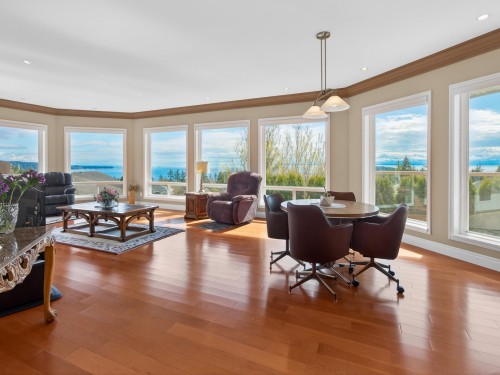 6249 Baillie Road, Sechelt, BC 