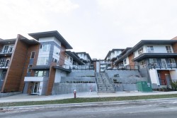 123-11655 Fraser Street Maple Ridge, BC V2X 6W9