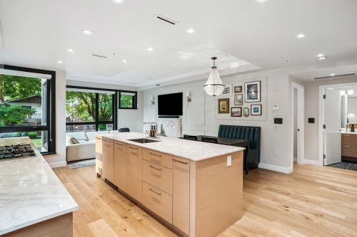 201-3669 11Th Avenue W, Vancouver, BC 