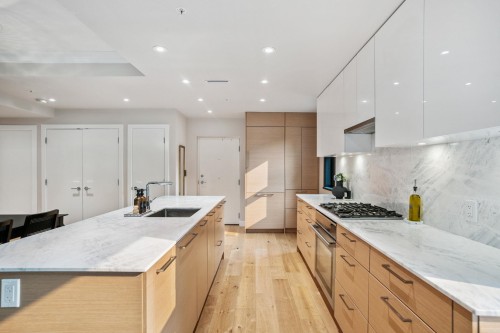 201-3669 11Th Avenue W, Vancouver, BC 
