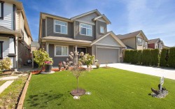 11930 239th Street Maple Ridge, BC V4R 1W4