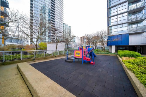 119 Regiment Square, Vancouver, BC 