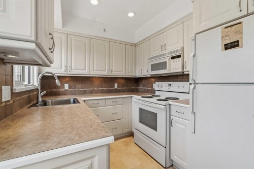 922 Surrey Street, New Westminster, BC 
