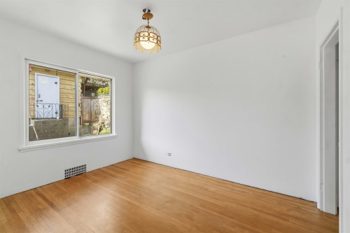 922 Surrey Street, New Westminster, BC 