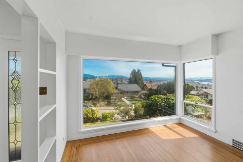 922 Surrey Street, New Westminster, BC 