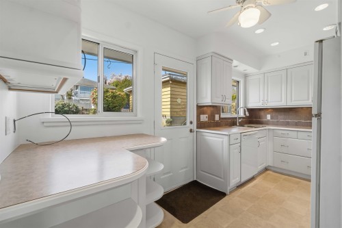 922 Surrey Street, New Westminster, BC 