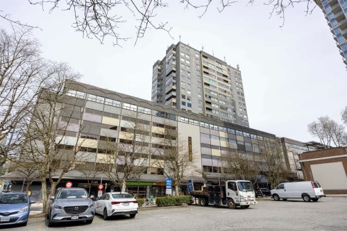 902-615 Belmont Street, New Westminster, BC - Outdoor With Facade