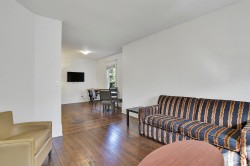 2-1517 Comox Street Vancouver, BC V6G 1P3