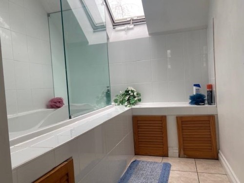 2520 24 Avenue E, Vancouver, BC 