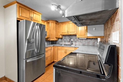 982 Howie Avenue, Coquitlam, BC 