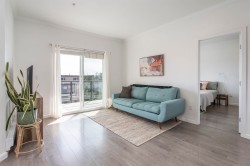 302-22363 Selkirk Avenue Maple Ridge, BC V2X 2X6