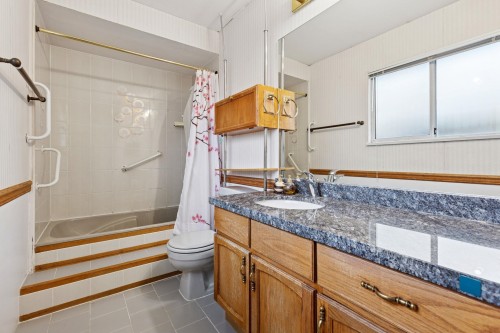 729 62Nd Avenue W, Vancouver, BC 