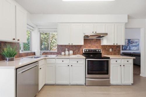 1330 Cimarron Drive, Coquitlam, BC 