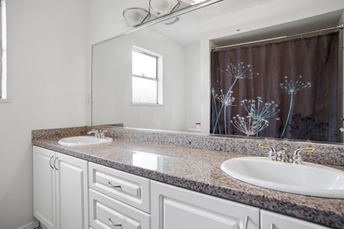 585 65Th Avenue W, Vancouver, BC 