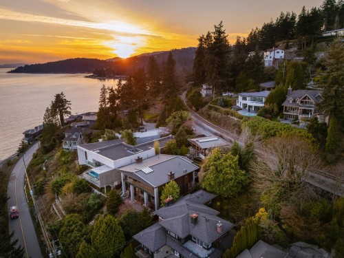 3673 Sunset Lane, West Vancouver, BC 