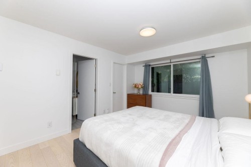 5700 Trident Avenue, Sechelt, BC 