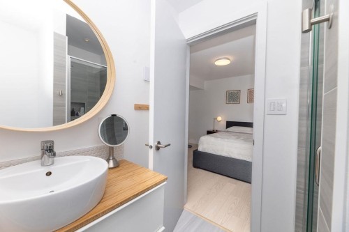 5700 Trident Avenue, Sechelt, BC 